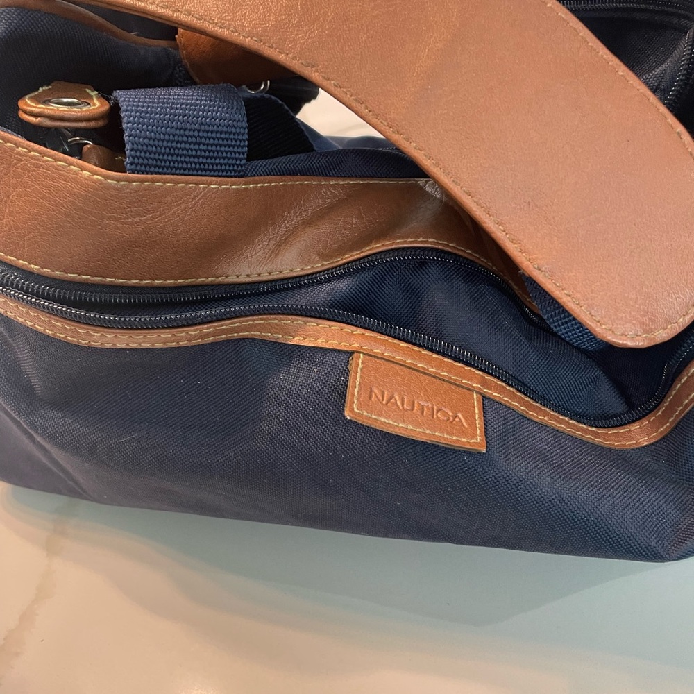 Pre-owned, mid size, heavy duty NAUTICA traveling bag
